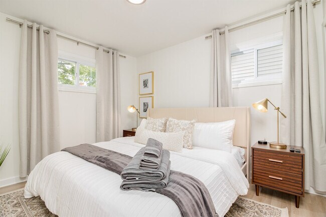 1326 E Evelyn Ave unit ID1032332P, Hazel Park, MI 48030 - photo 3