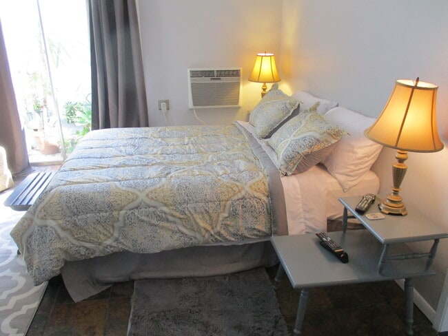 3450 Effie St unit Guest House, Los Angeles, CA 90026 - photo 6