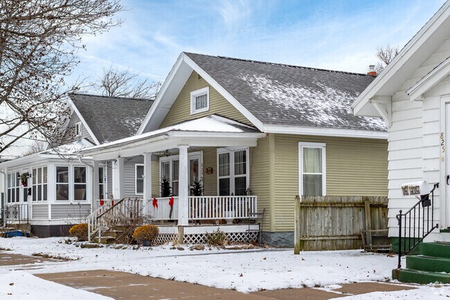 Get to know your neighbors living in Longfellow.