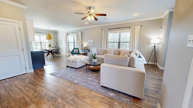 636 Clay St unit ID1328091P, Bryan, TX 77801 - photo 2