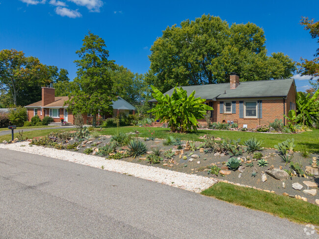\Mountain View’s streets are lined with mature trees, providing shade and beauty