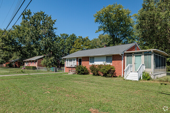 The well kept yards in Pocoshock provide a pleasant drive to and from the community.