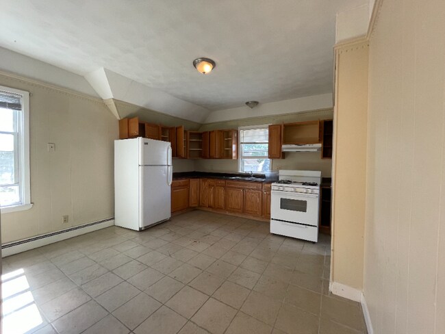 76 Walnut St unit 2, East Providence, RI 02914 - photo 2