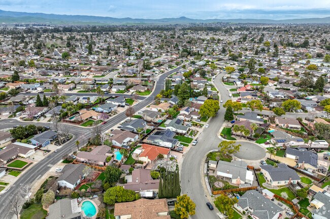 Tempo's ranch-style and split-level homes around cul-de-sacs were built between the late 1960s and early '70s.