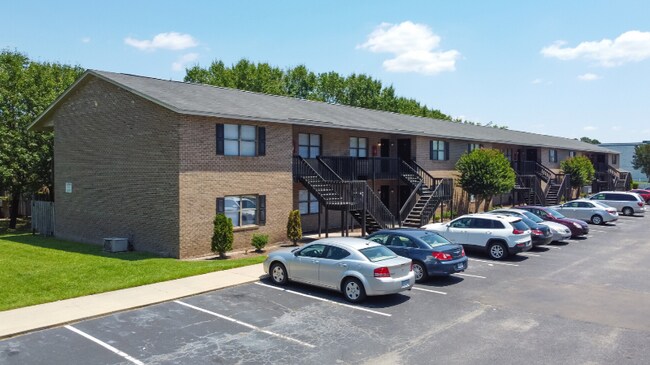 3338 Frontgate Dr unit 15, Greenville, NC 27834 - photo 7