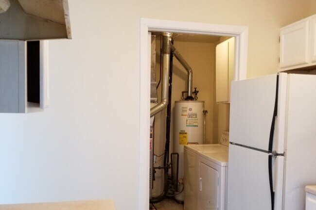 1751 Queensbury Cir, Hoffman Estates, IL 60169 - photo 7