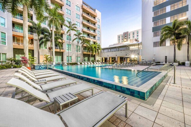 The Slade at Channelside, Tampa, FL 33602 - photo 2