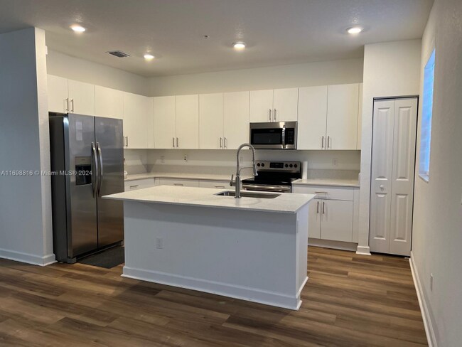 256 SW 159th Terrace, Pembroke Pines, FL 33027 - photo 5