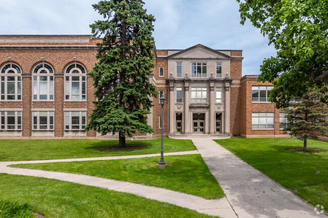 West High School has a student-teacher ratio of 14 to 1.