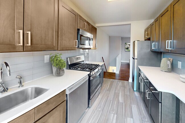 Lindcrest Apartments, Linden, NJ 07036 - photo 5