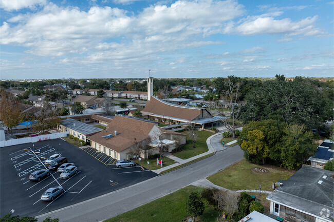 Residential homes are directly east of Little Steps Academy.