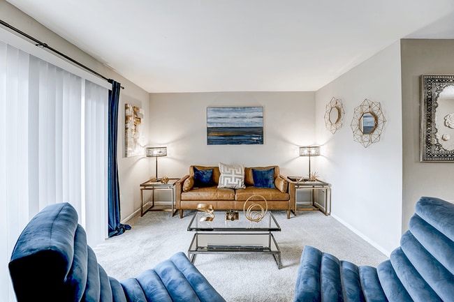 The Woods of Fairfax, Lorton, VA 22079 - photo 6