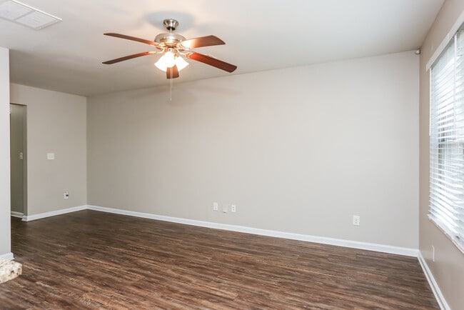 2405 Marlin Dr, McDonough, GA 30253 - photo 4