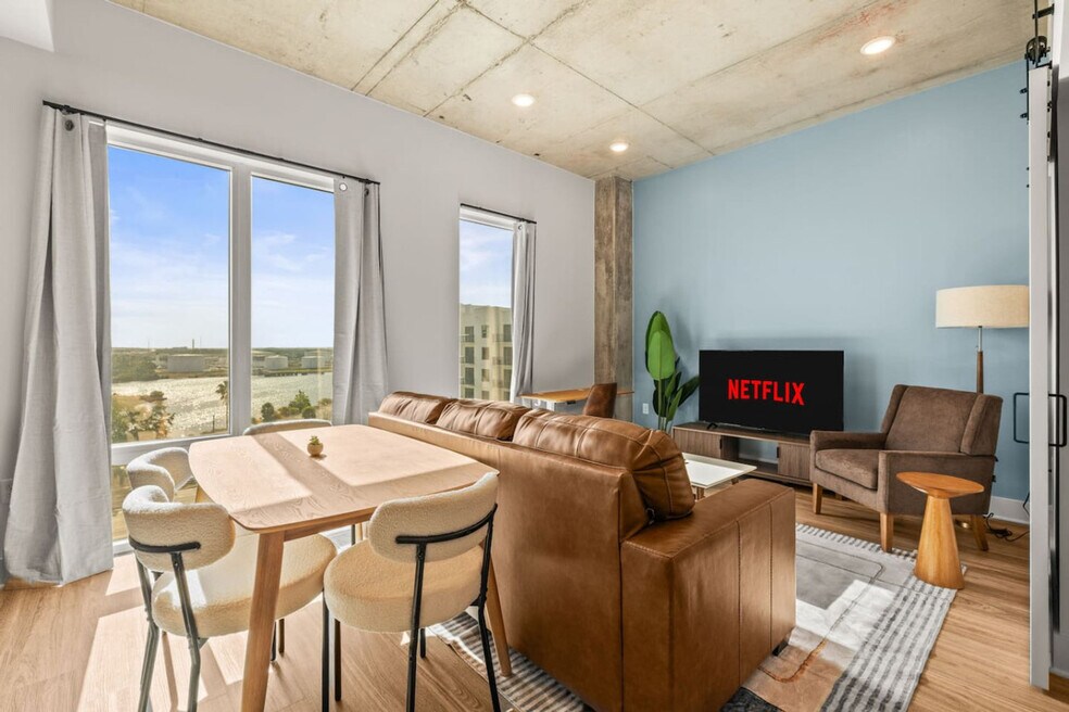 605 N 12th St unit ID1312600P, Tampa, FL 33602 - photo 1