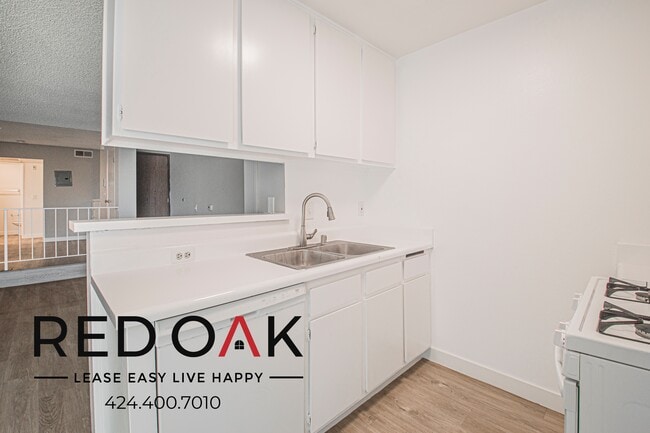 8309 Cedros Ave unit 210, Panorama City, CA 91402 - photo 5