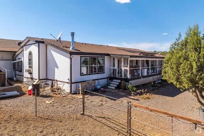 Most properties sit on at least an acre but the homes are typically less than 2,000 square feet.