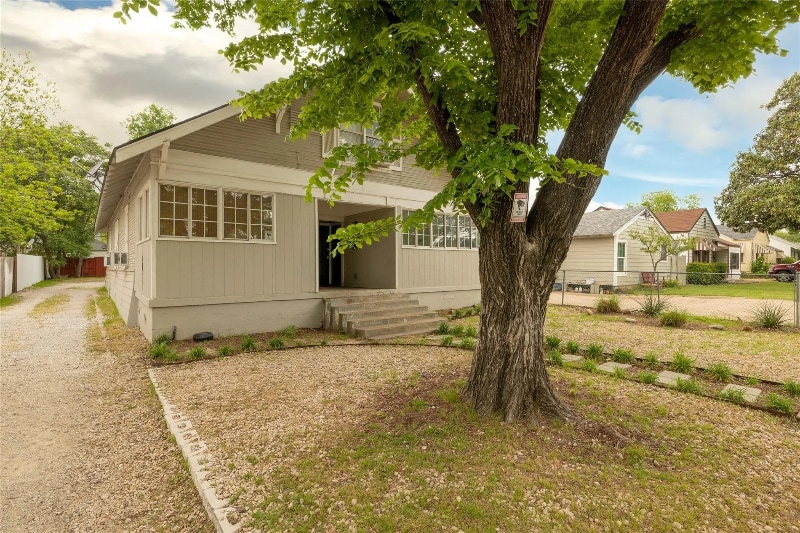 2317 Gilford St unit B, Dallas, TX 75235 - photo 1