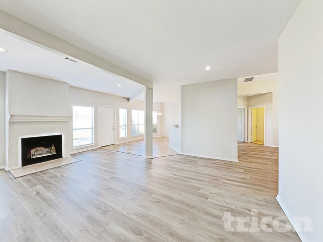 1081 Treehouse Ln, Red Oak, TX 75154 - photo 3