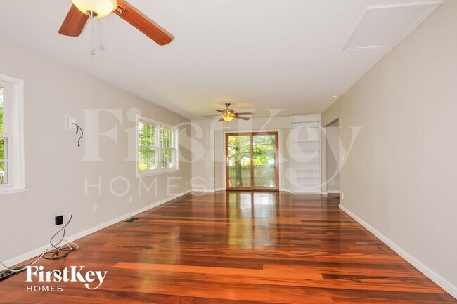 69 Oak Valley Dr, Saint Peters, MO 63376 - photo 3