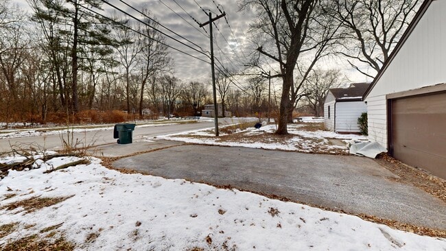 1760 E 158th St, South Holland, IL 60473 - photo 3