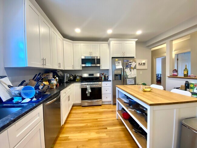 1433 Cambridge St unit 1, Cambridge, MA 02139 - photo 4