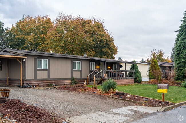 Mobile homes make up a majority of the Greenacres neighborhood.