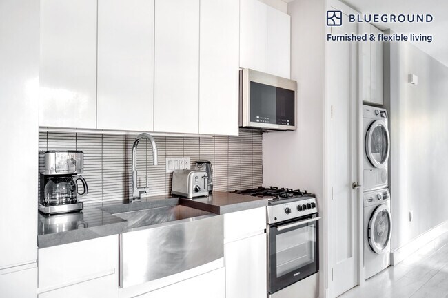 195 Stanton St unit FL5-ID788, New York, NY 10002 - photo 5