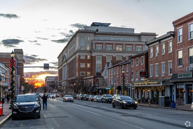 East Bradford is minutes from downtown West Chester’s shopping, dining, and entertainment.