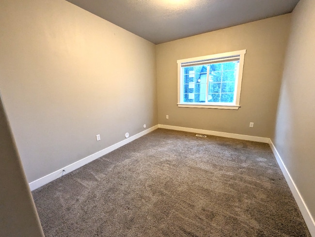 1558 N 160 W unit 102, Logan, UT 84341 - photo 6