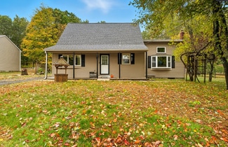 75 Stag Head Dr, Pascoag, RI 02859