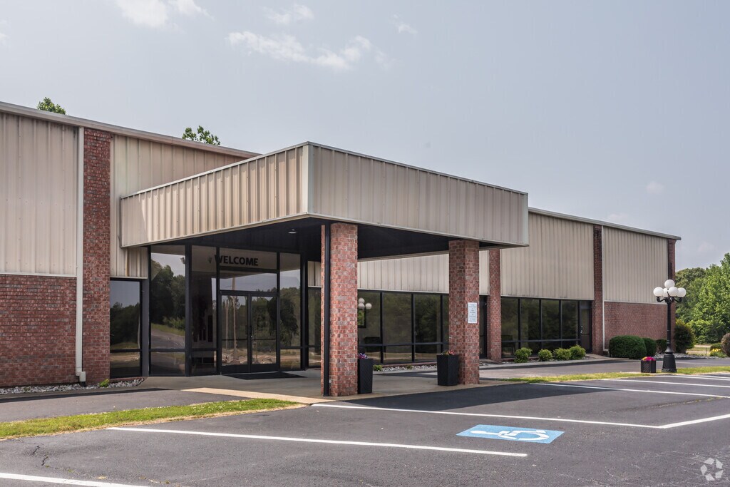 Friendship Christian Academy is a private Christian school serving students in the Byhalia area.