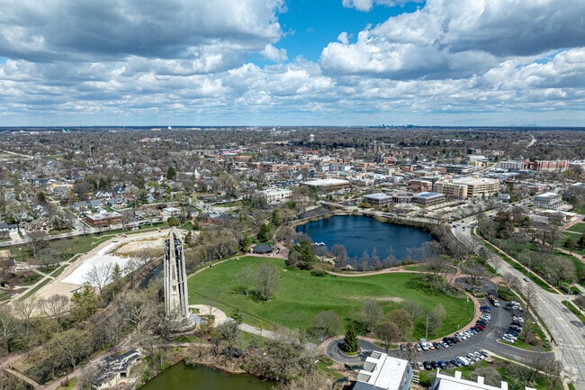 Downtown Naperville is located in the vibrant, award-winning city of Naperville, IL.