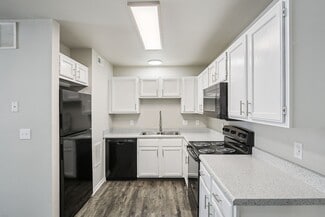 202 Sundance Dr, Paola, KS 66071