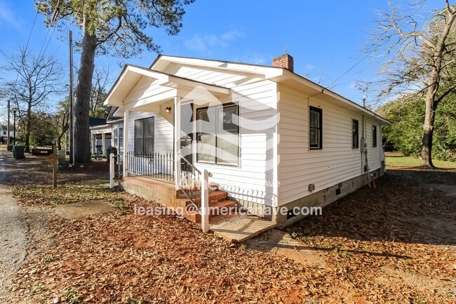 1607 Lee St, Camden, SC 29020 - photo 2