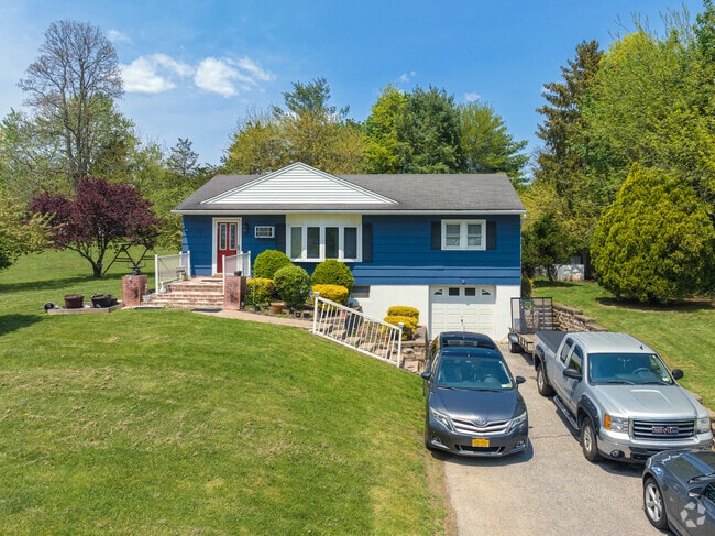 Ranch-style homes are a common option in Orange Lake.
