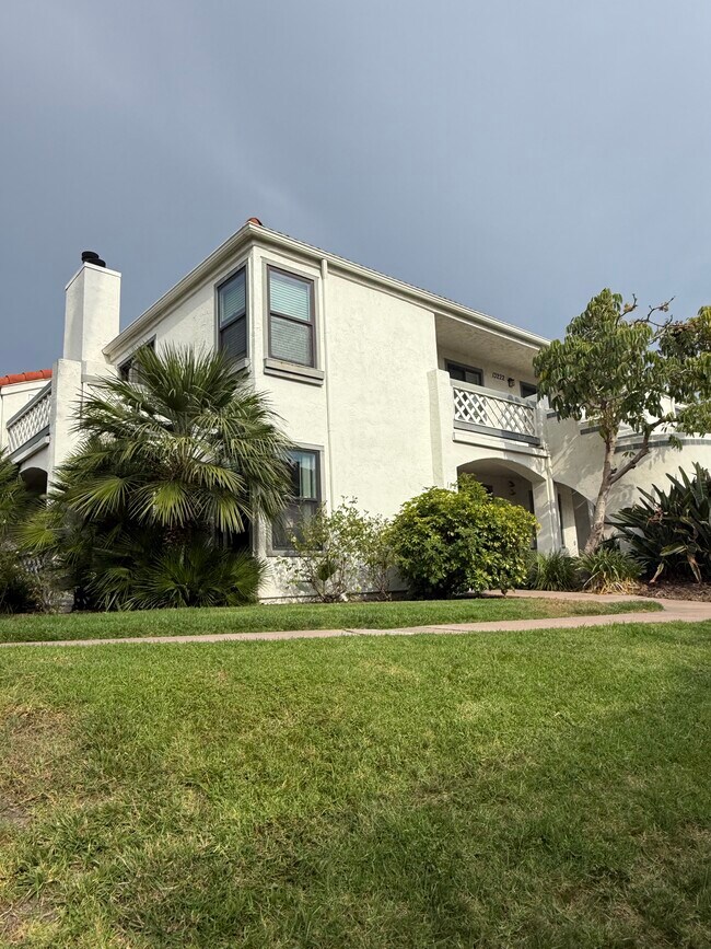 13222 Salmon River Rd unit 102, San Diego, CA 92129 - photo 2