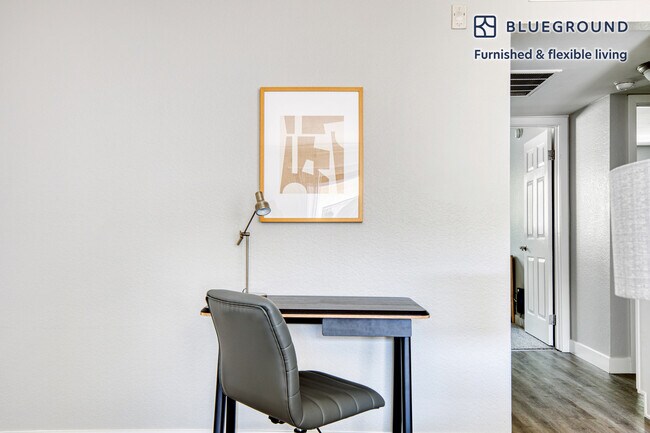 12954 Riverside Dr unit FL2-ID488, Los Angeles, CA 91423 - photo 4