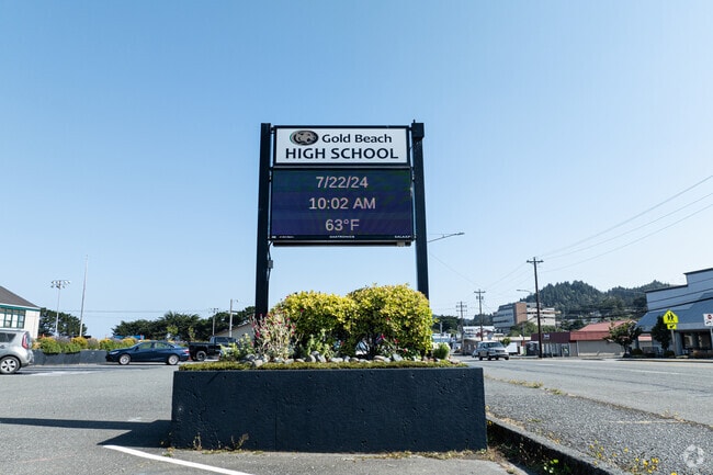 Gold Beach Junior/Senior High School is public high school in Gold Beach OR.