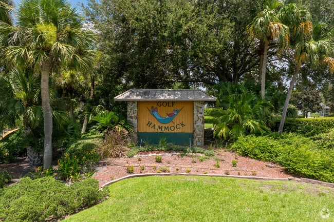 Golf Hammock is a quiet golfing community centrally located in Sebring Florida