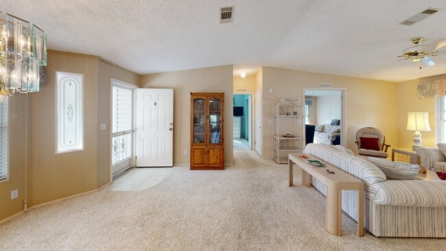 5601 Duncan Rd unit 79, Punta Gorda, FL 33982 - photo 2