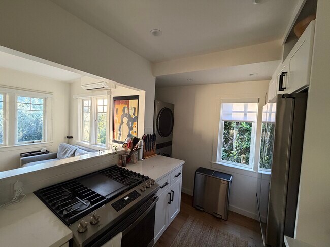 6124 Glen Tower St, Los Angeles, CA 90068 - photo 7