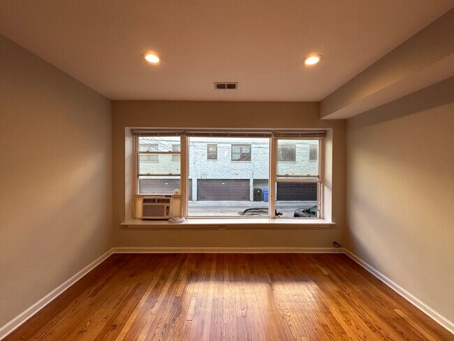 6535 N Mozart St unit 1R, Chicago, IL 60645 - photo 3