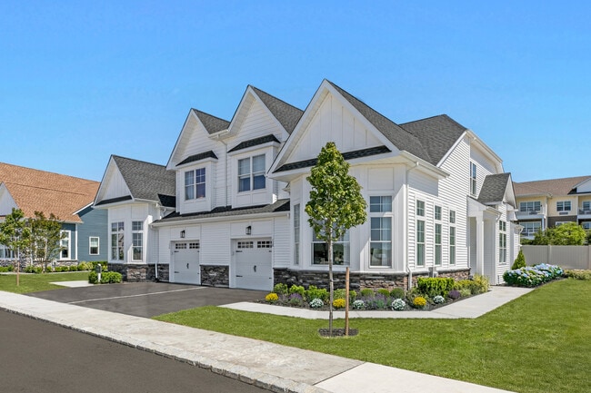 Country Pointe Preserve, The Birch Plan unit 36457163, Yaphank, NY - photo 2