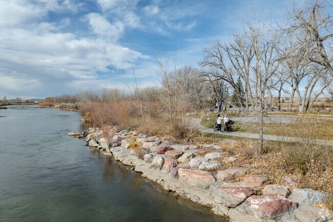 Walking trails run alongside the North Platte River.
