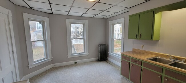 47 Pine St unit 49 Pine 2nd Floor Le, Laconia, NH 03246 - photo 3