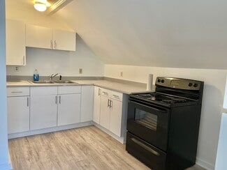 3 Gilman St Unit 2, Augusta, ME 04330