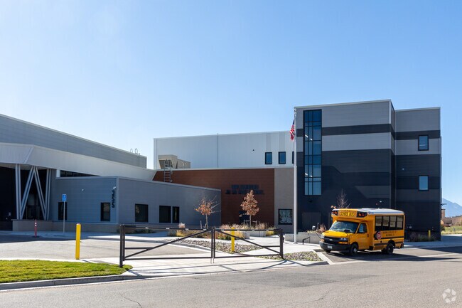 The student to teacher ratio at Walsenburg Junior Senior High School is 31 to 1.