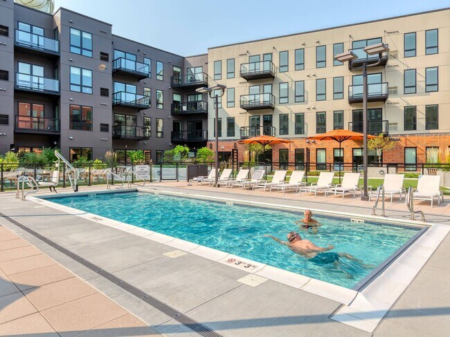 Avidor Glenview 55+ Active Adult Apartment Homes, Glenview, IL 60025 - photo 6