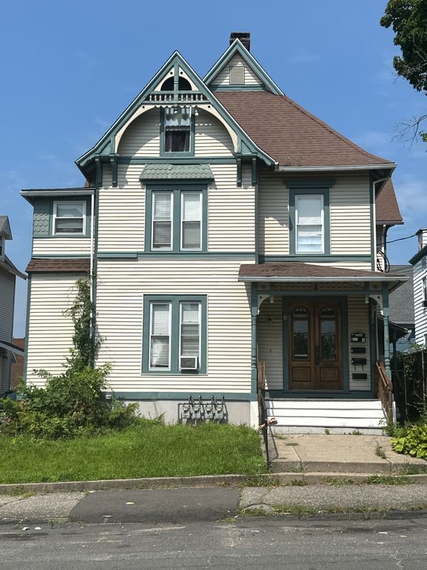 37 Central Ave, Waterbury, CT 06702