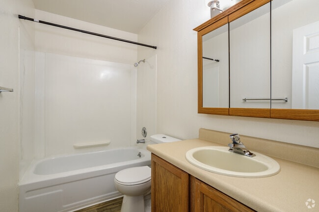 1BR, 1BA- 655SF
